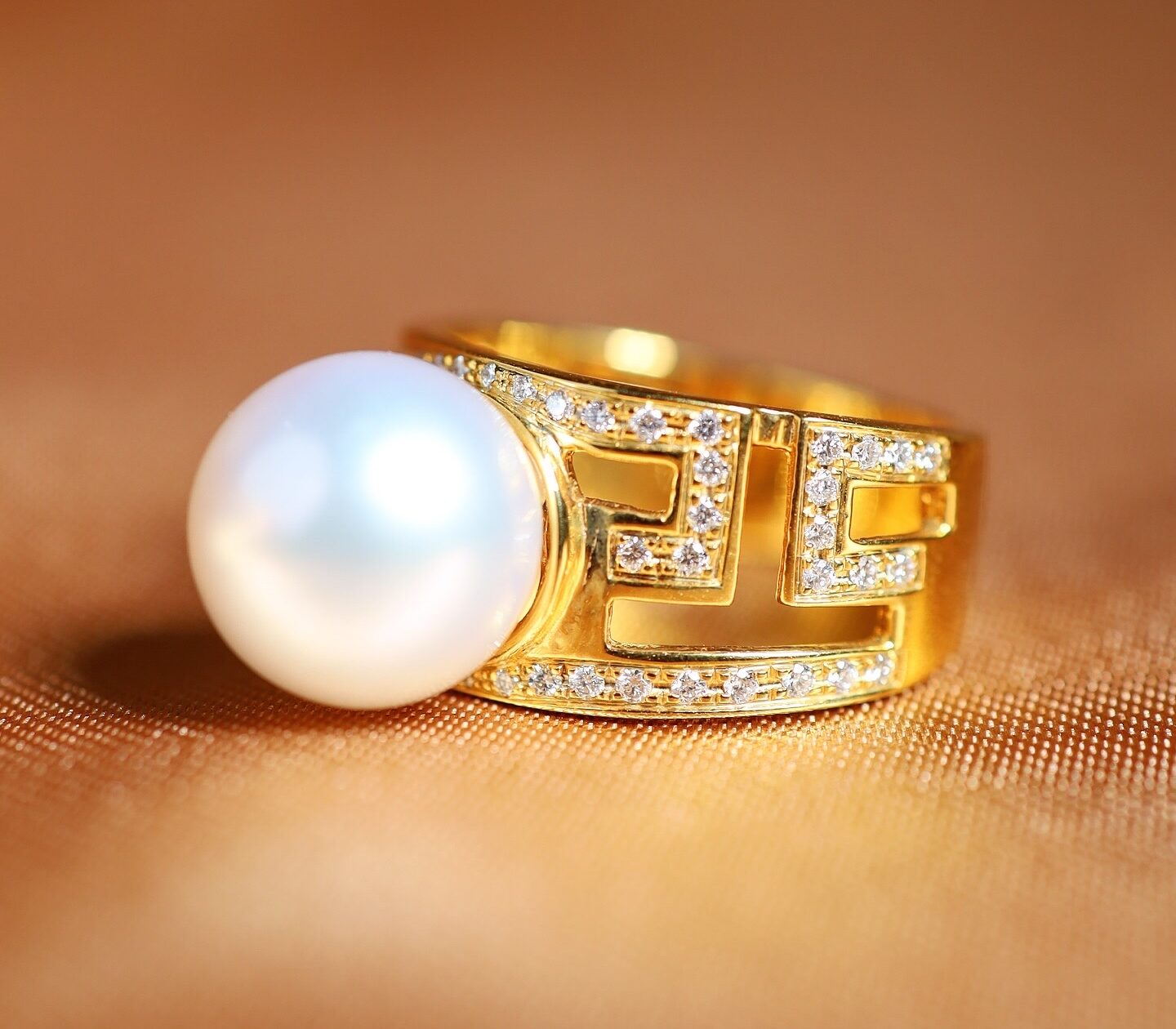 Art Deco South Sea Pearl & Diamond Ring in 18K Yellow Gold