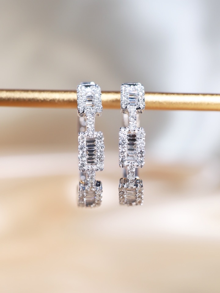 1.06 Carat Baguette and Round Diamond Geometric Hoop Earrings - Image 13