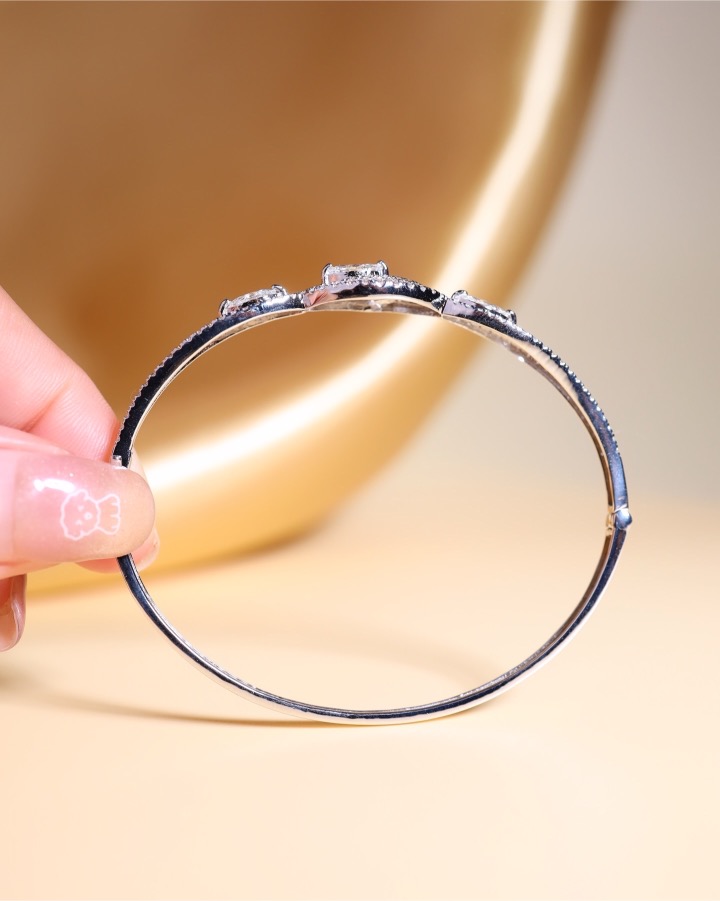 2.05 Carat Marquise and Round Diamond Bangle in 18K White Gold - Image 4