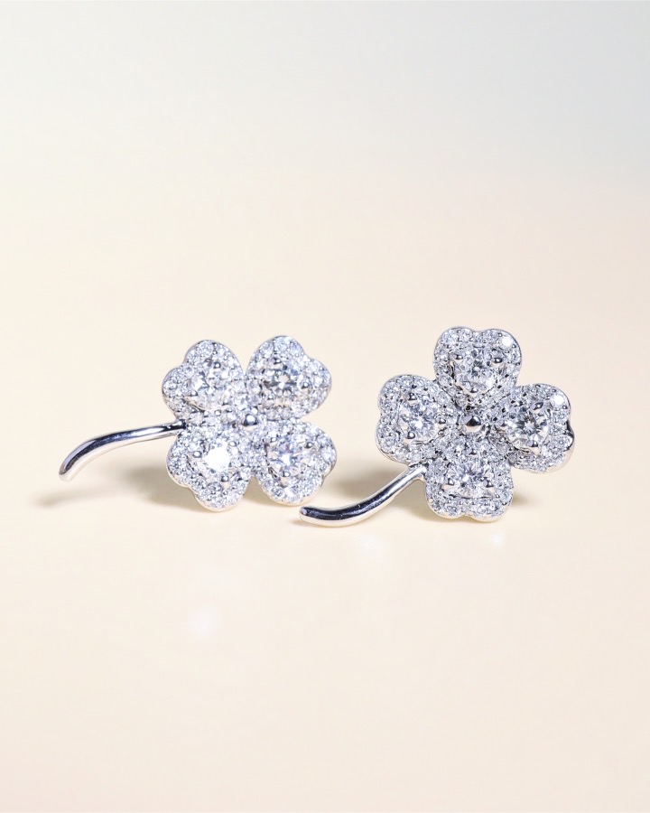 1.08 Carat Diamond Four-Leaf Clover Earrings in 18K White Gold - Image 7