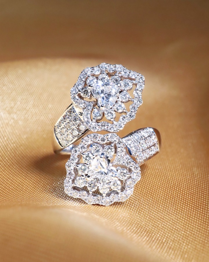 GIA-Certified Heart-Shaped Diamond Twisted Ring in 18K White Gold - Image 6
