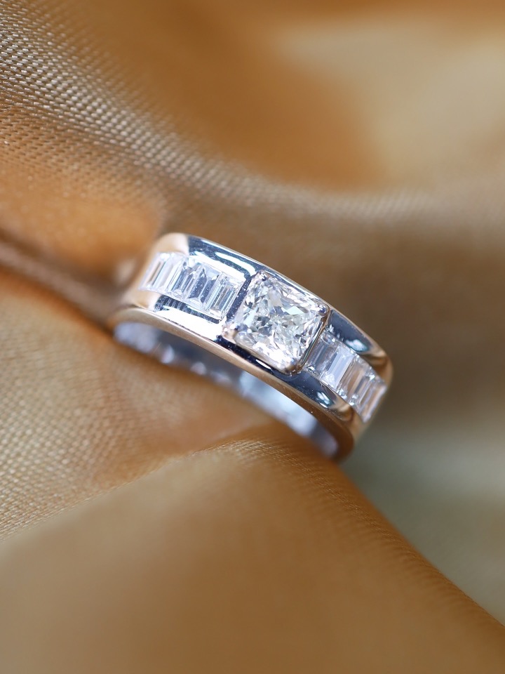 1.60 Carat GIA Cushion Diamond Men’s Ring in 18K White Gold - Image 5