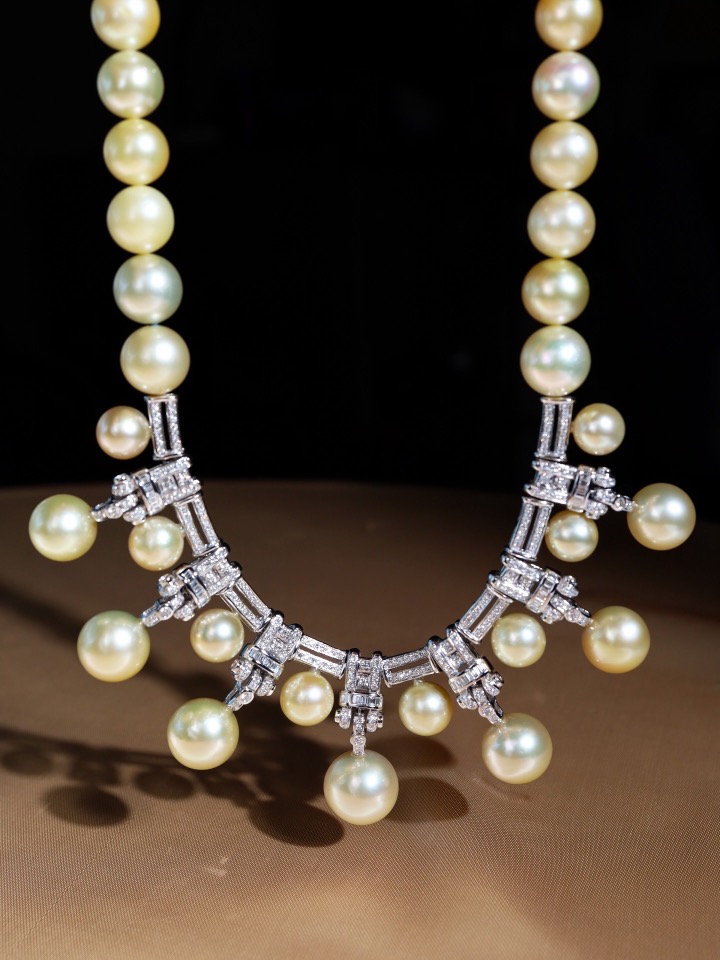 Art Deco Golden South Sea Pearl and Diamond Necklace in 18K White Gold - Image 2
