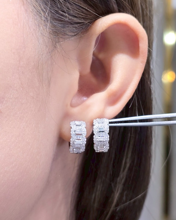 0.98 Carat Baguette and Round Diamond Hoop Earrings in 18K White Gold - Image 2
