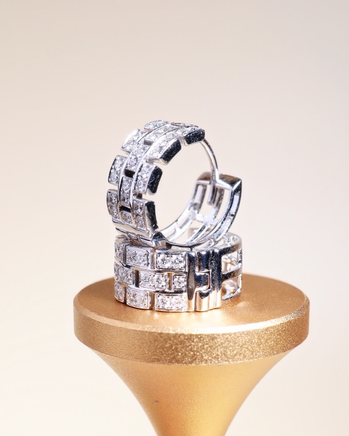 0.84 Carat Diamond Geometric Hoop Earrings in 18K White Gold - Image 5