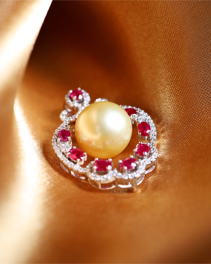 14.5 mm Golden South Sea Pearl, Burmese Ruby and Diamond Pendant in 18K White Gold - Image 5