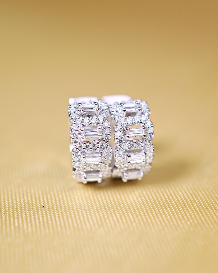 0.98 Carat Baguette and Round Diamond Hoop Earrings in 18K White Gold - Image 3