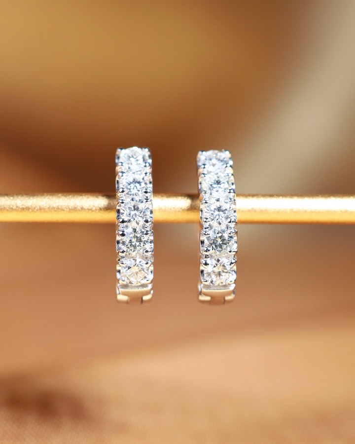 1.00 Carat Diamond Latch Back Hoop Earrings in 18K White Gold - Image 6