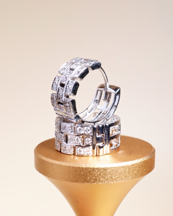 0.84 Carat Diamond Geometric Hoop Earrings in 18K White Gold - Image 6