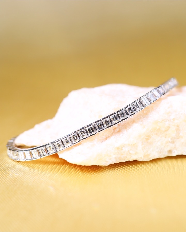6.75 Carat Emerald-Cut Diamond Tennis Bracelet in 18K White Gold - Image 10