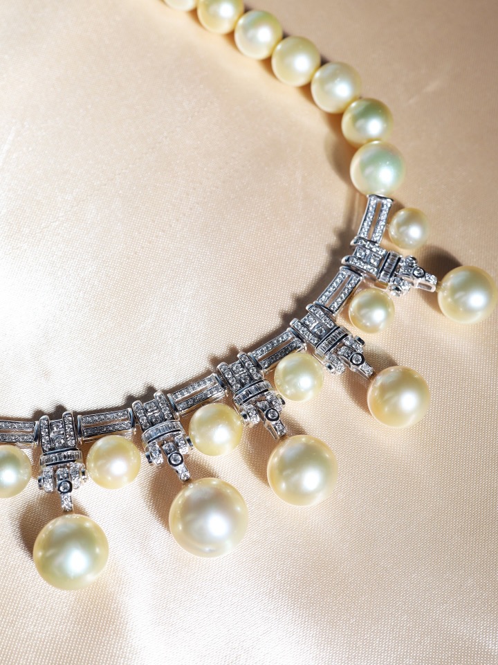Art Deco Golden South Sea Pearl and Diamond Necklace in 18K White Gold - Image 9