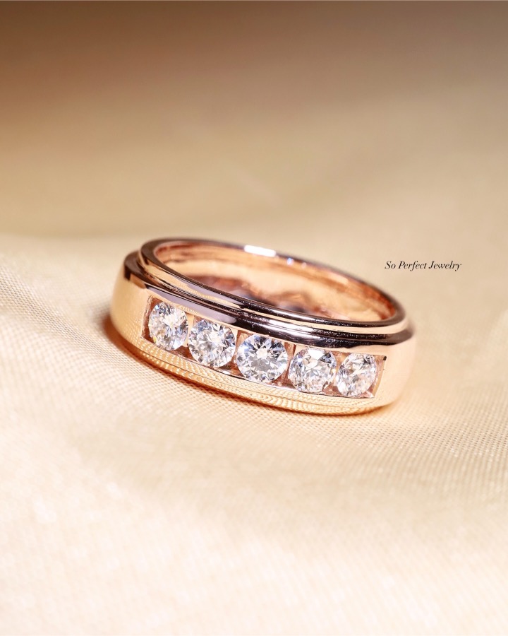 1.04 Carat Five-Stone Round Diamond Ring in 18K Rose Gold - Image 4