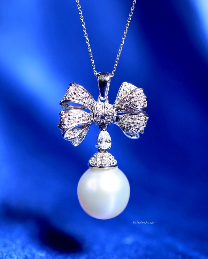 13 mm South Sea Pearl and Diamond Ribbon Pendant in 18K White Gold - Image 9