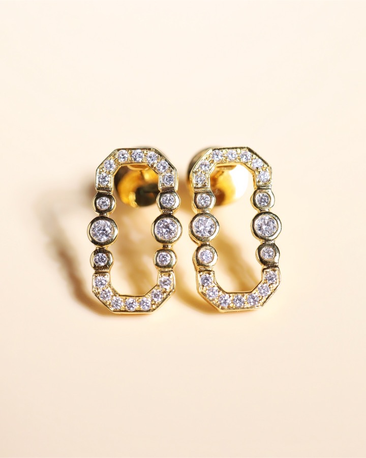 1.04 Carat Diamond Open-Link Stud Earrings in 18K Yellow Gold - Image 9