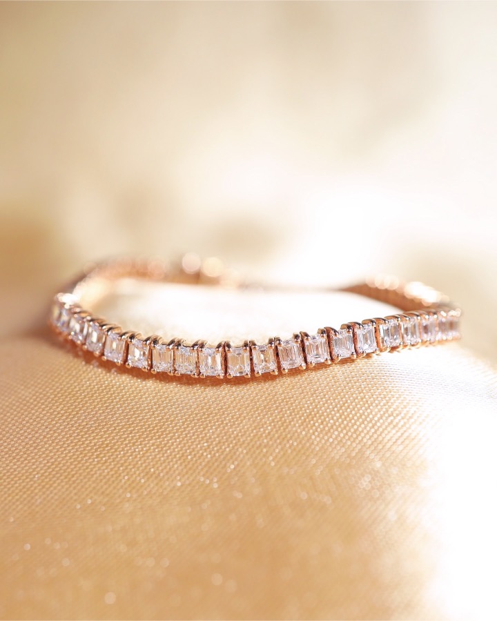 8.52 Carat Emerald-Cut Diamond Tennis Bracelet in 18K Rose Gold - Image 7