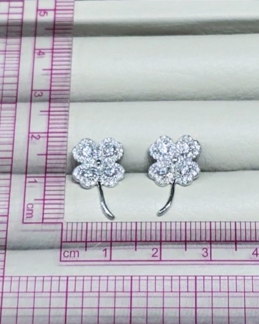 1.08 Carat Diamond Four-Leaf Clover Earrings in 18K White Gold - Image 11