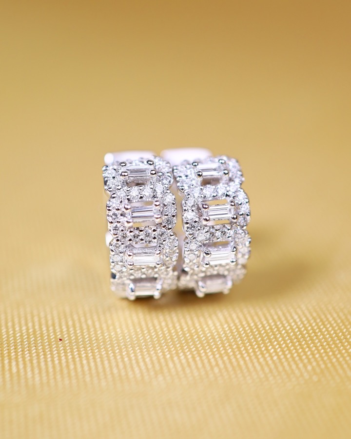 0.98 Carat Baguette and Round Diamond Hoop Earrings in 18K White Gold - Image 10