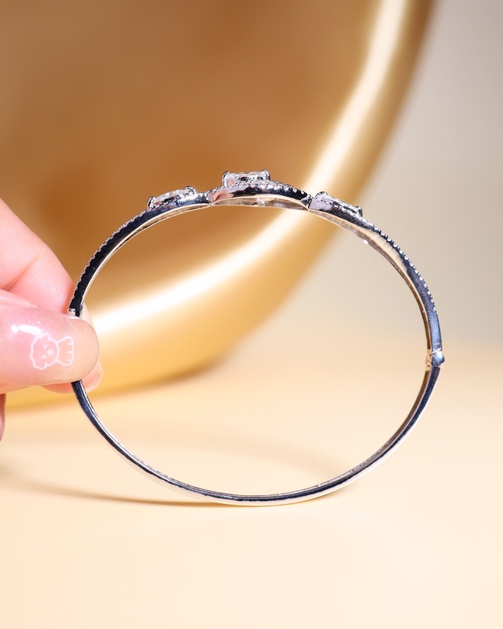 2.05 Carat Marquise and Round Diamond Bangle in 18K White Gold - Image 6