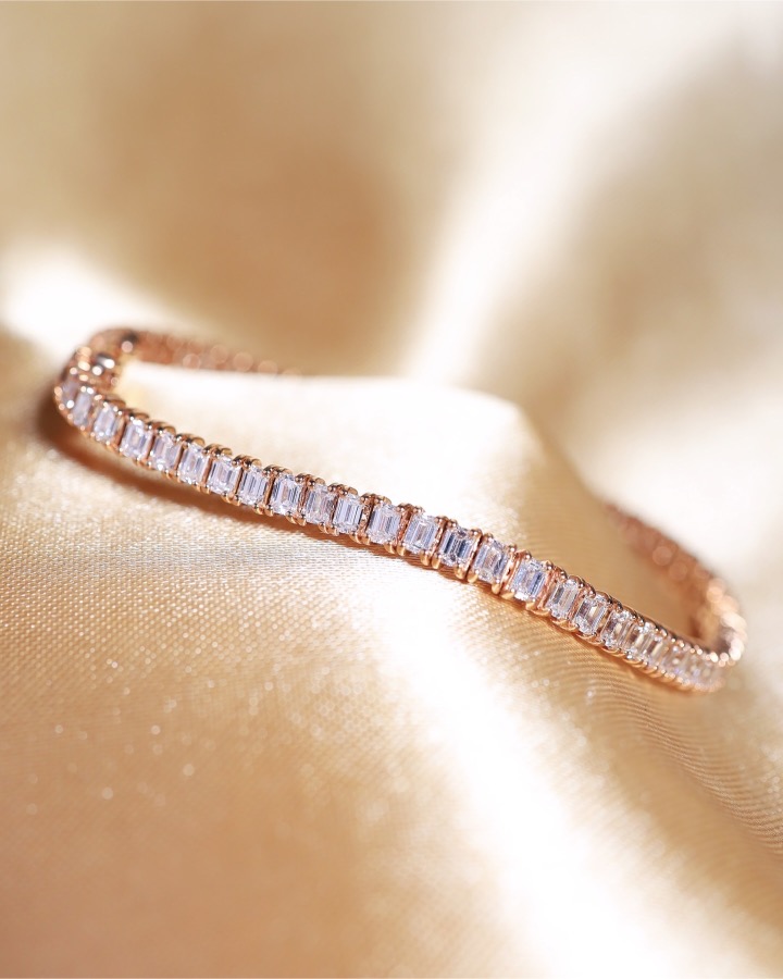 8.52 Carat Emerald-Cut Diamond Tennis Bracelet in 18K Rose Gold - Image 6