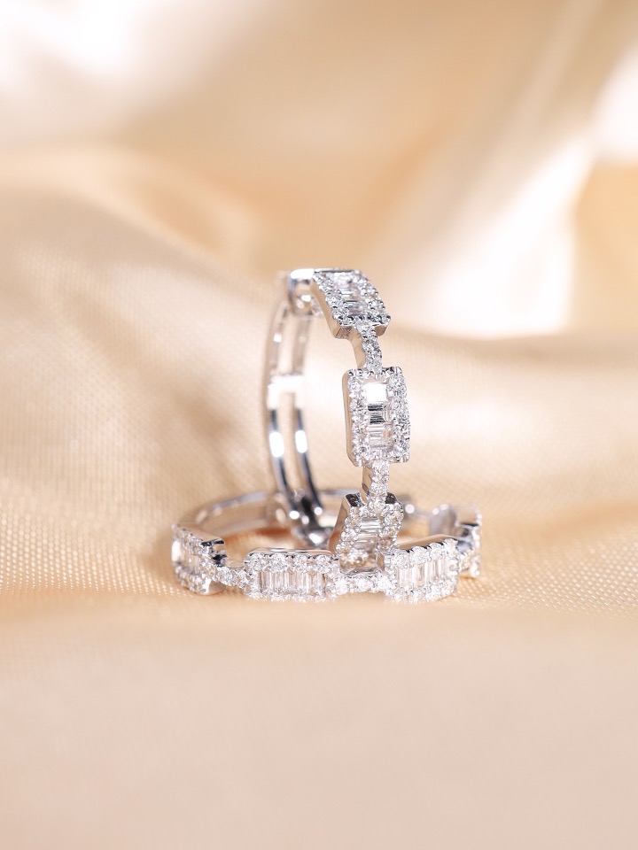 1.06 Carat Baguette and Round Diamond Geometric Hoop Earrings - Image 7