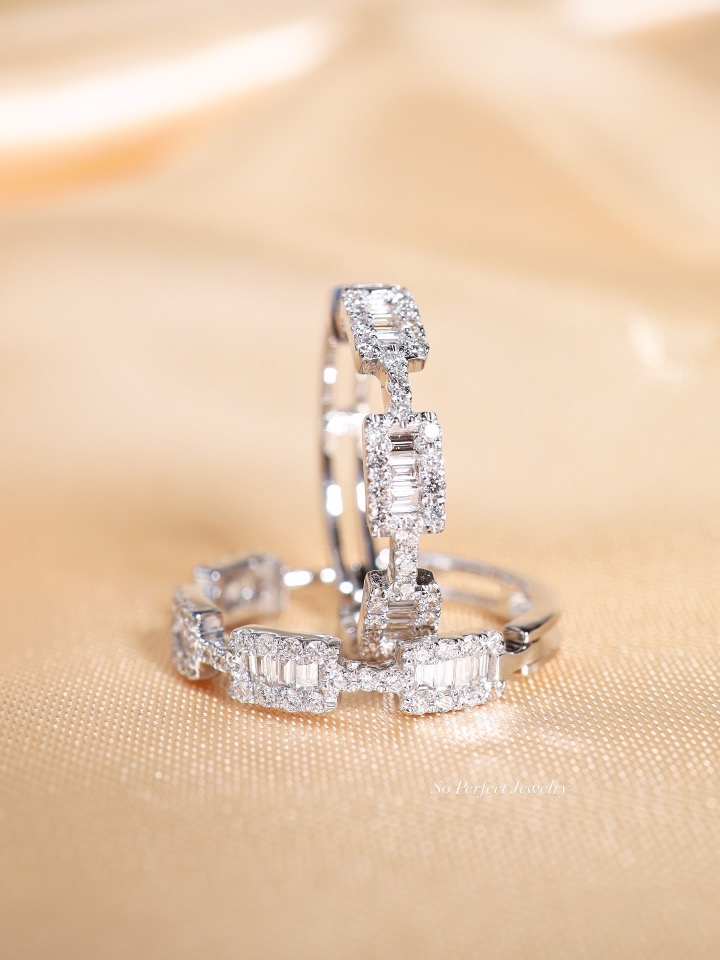 1.06 Carat Baguette and Round Diamond Geometric Hoop Earrings - Image 6