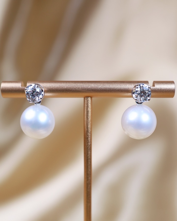 GIA-Certified 1.20 Carat Diamond and 12.5 mm South Sea Pearl Stud Earrings - Image 3