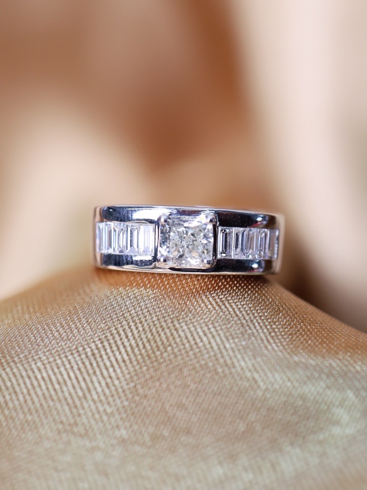 1.60 Carat GIA Cushion Diamond Men’s Ring in 18K White Gold - Image 11