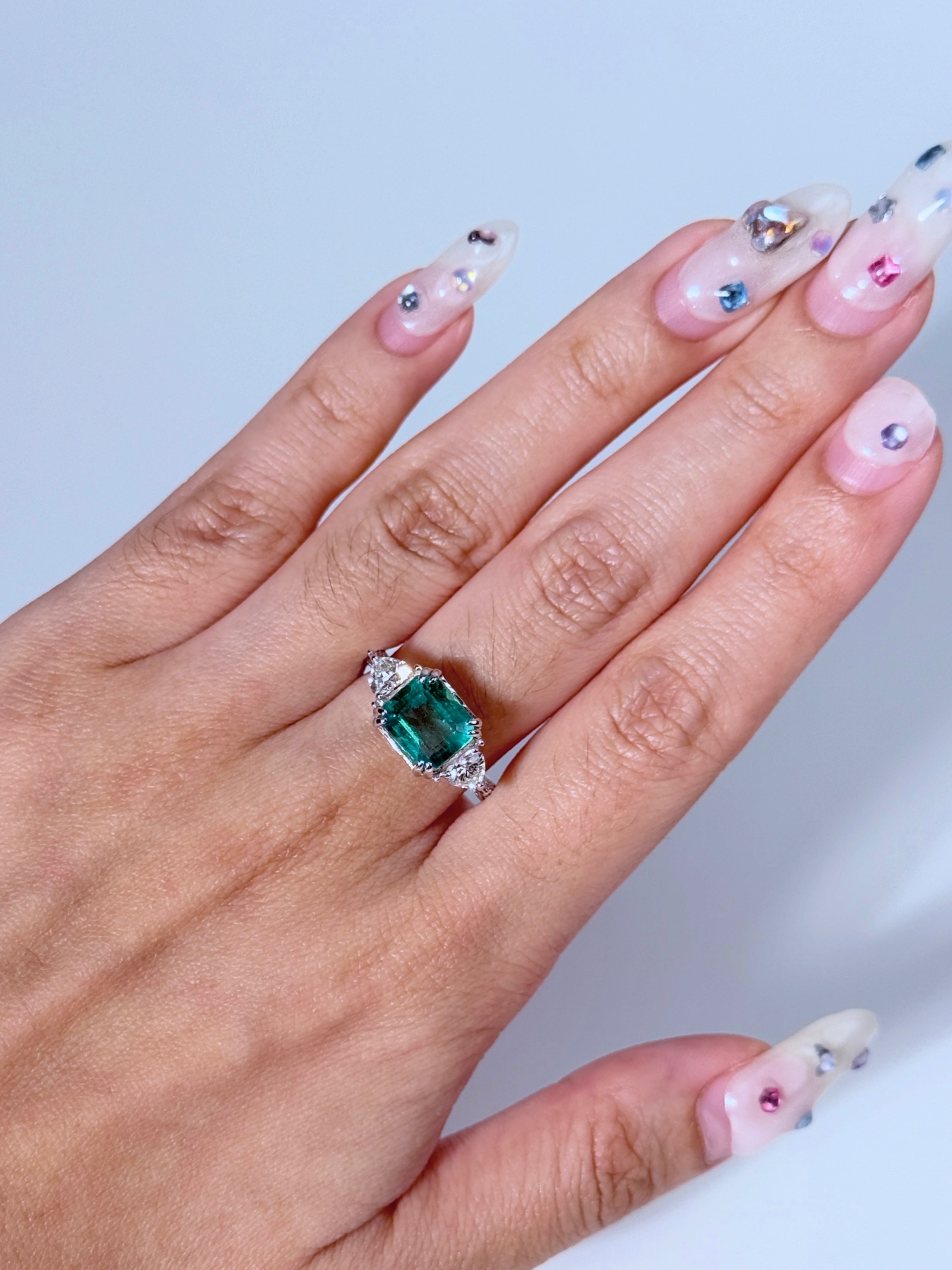 2.71 Carat Zambian Emerald and Diamond Three-Stone Ring in 18K White Gold - Image 2
