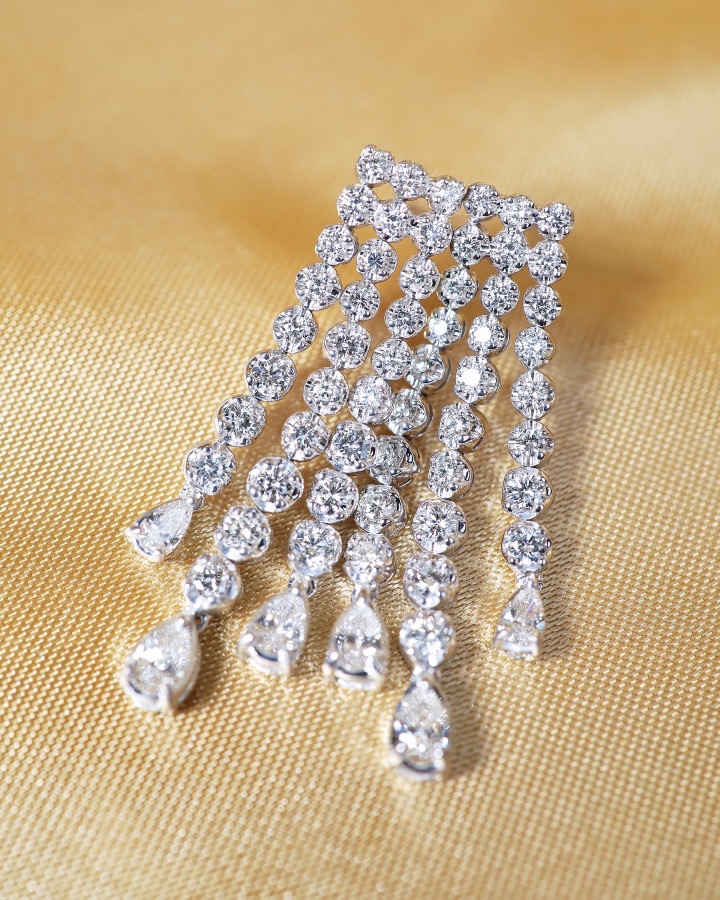 4.10 Carat Diamond Cascade Drop Earrings in 18K White Gold - Image 7