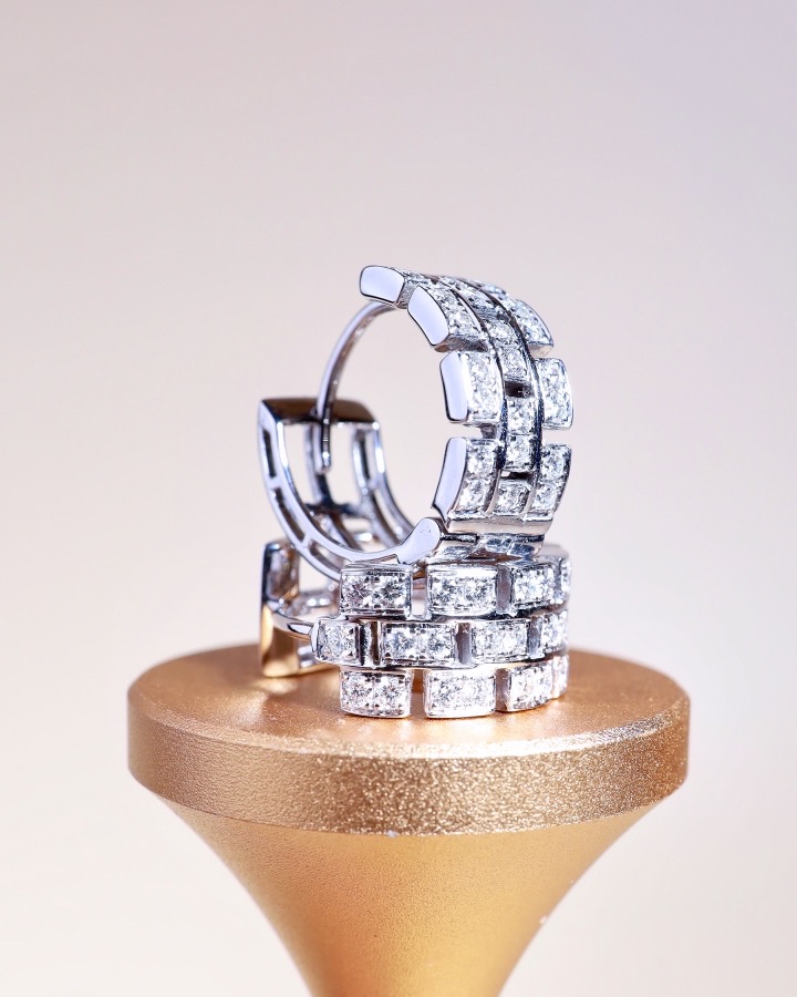 0.84 Carat Diamond Geometric Hoop Earrings in 18K White Gold - Image 9