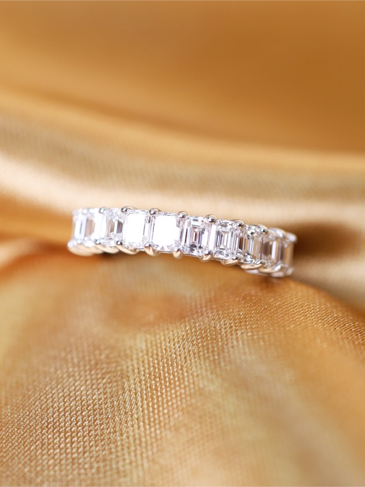 1.50 Carat Emerald-Cut Diamond Half-Eternity Ring in 18K White Gold - Image 3