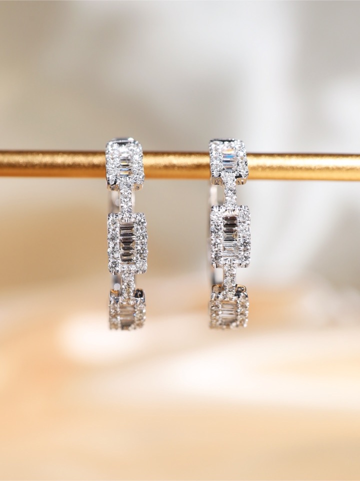 1.06 Carat Baguette and Round Diamond Geometric Hoop Earrings - Image 3