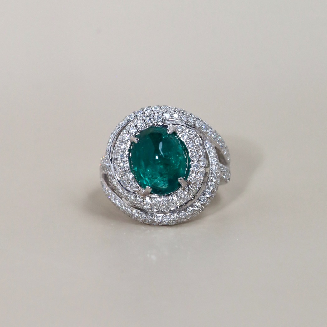 4.52 Carat Zambian Cabochon Emerald and Diamond Ring in 18K White Gold - Image 10