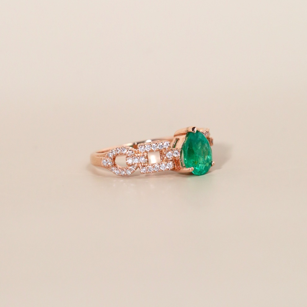 1.45 Carat Zambian Pear Emerald and Diamond Ring in 18K Rose Gold - Image 14