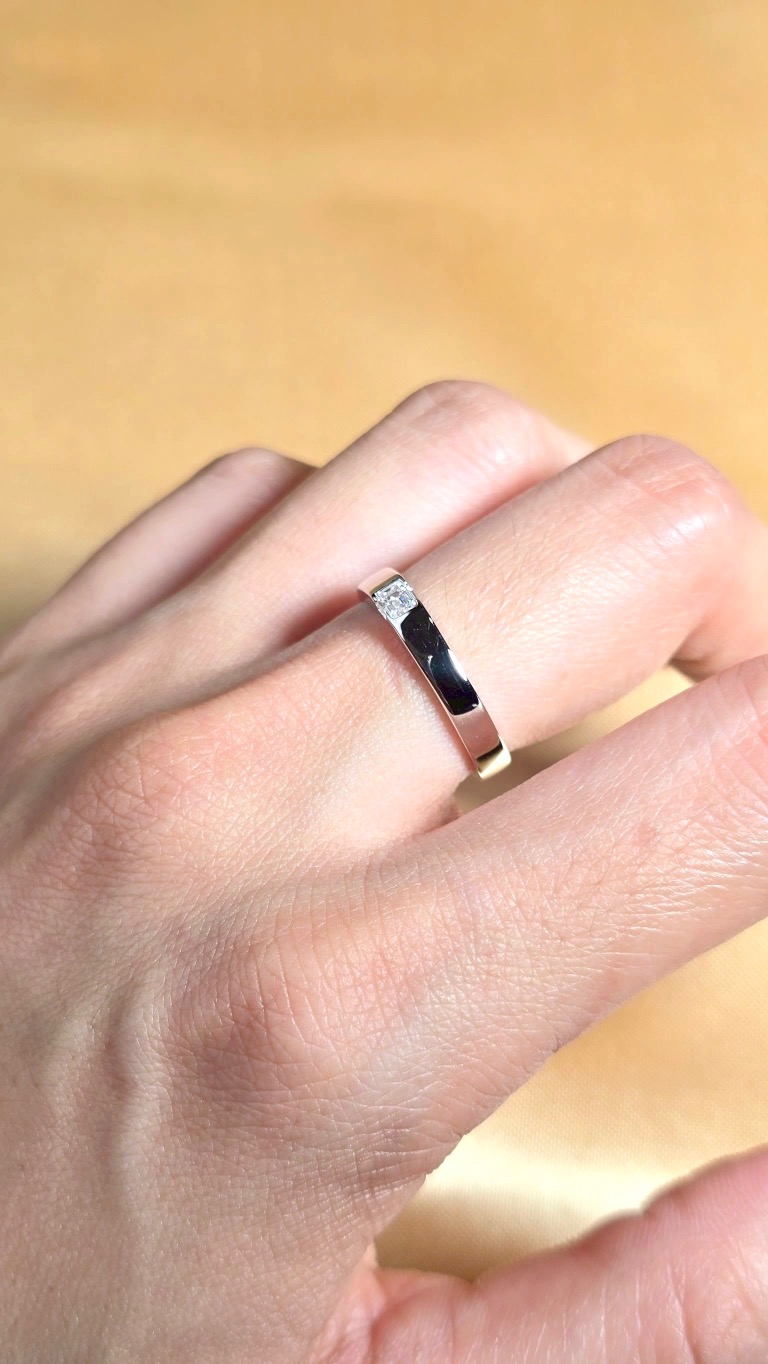 0.20 Carat Emerald-Cut Diamond Unisex Band in 18K White Gold - Image 5
