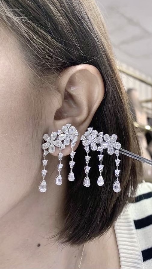 3.37 Carat Floral Diamond Chandelier Earrings in 18K White Gold - Image 2