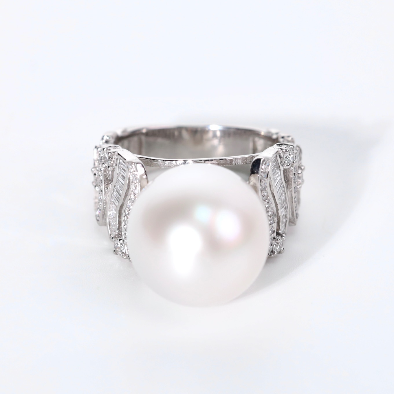 14 mm White South Sea Pearl and Diamond Ring in 18K White Gold - Image 7
