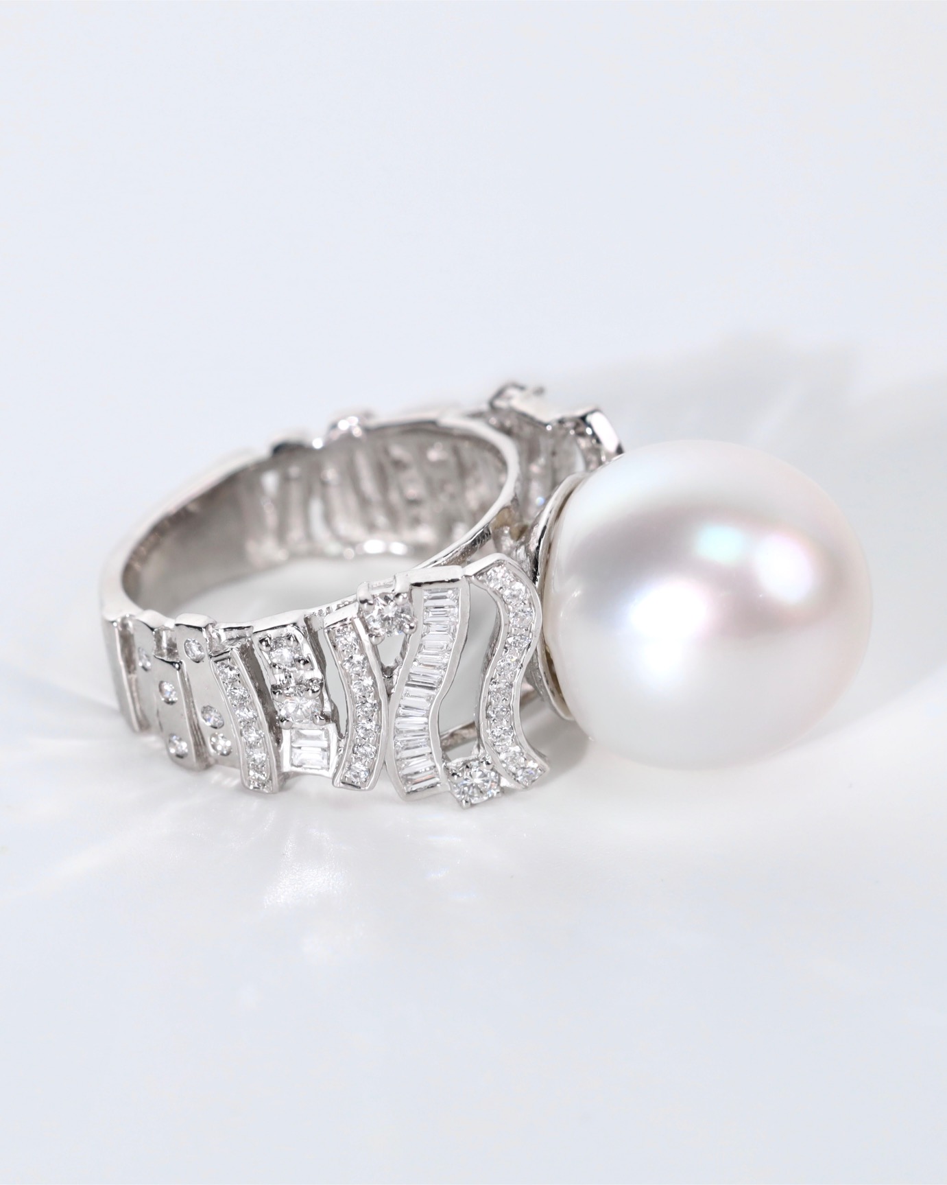 14 mm White South Sea Pearl and Diamond Ring in 18K White Gold - Image 5