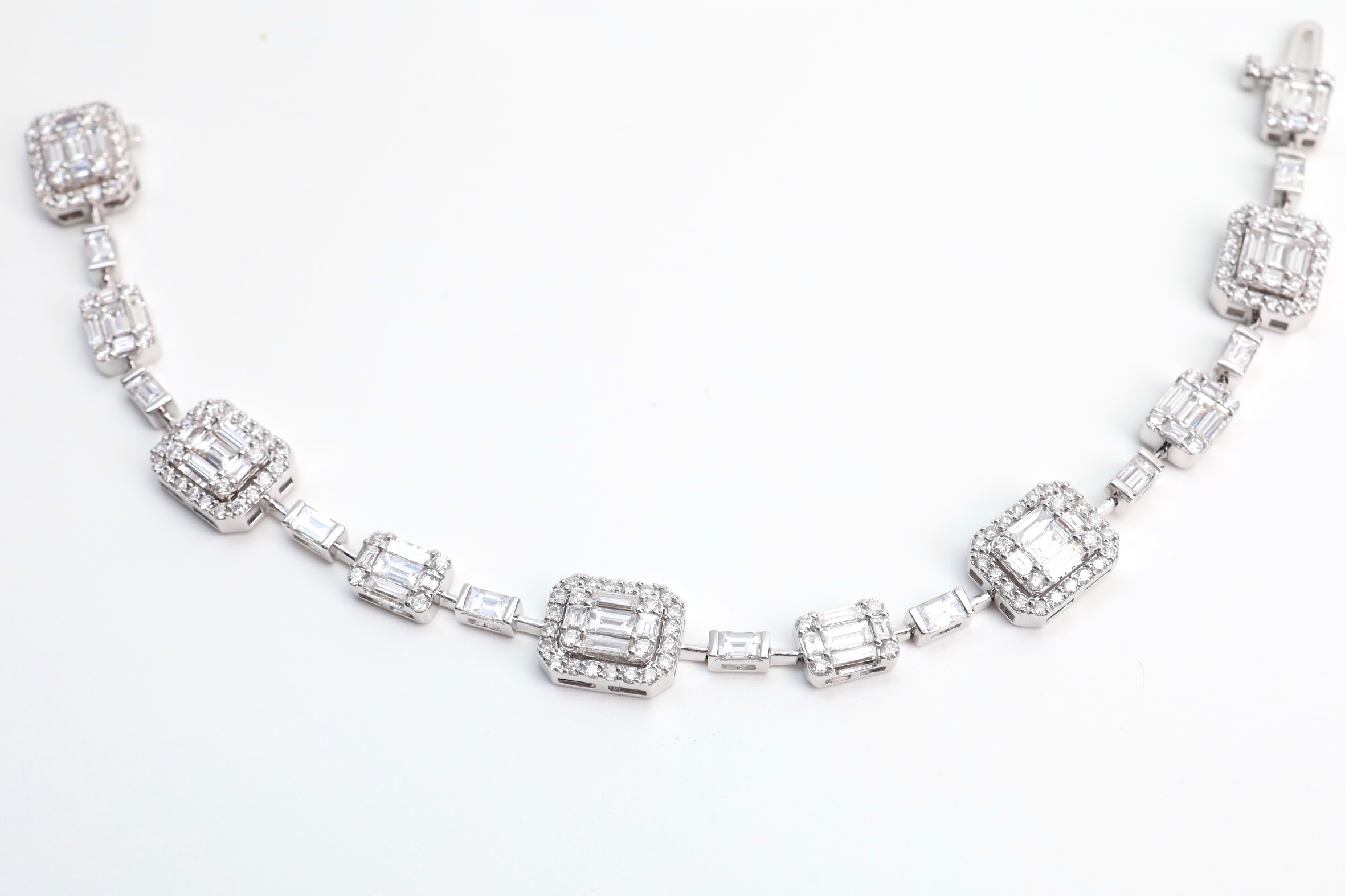 4.55 Carat Diamond Illusion Bracelet in 18K White Gold - Image 3