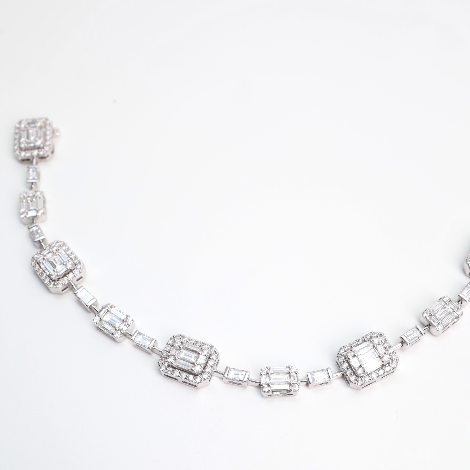 4.55 Carat Diamond Illusion Bracelet in 18K White Gold - Image 5