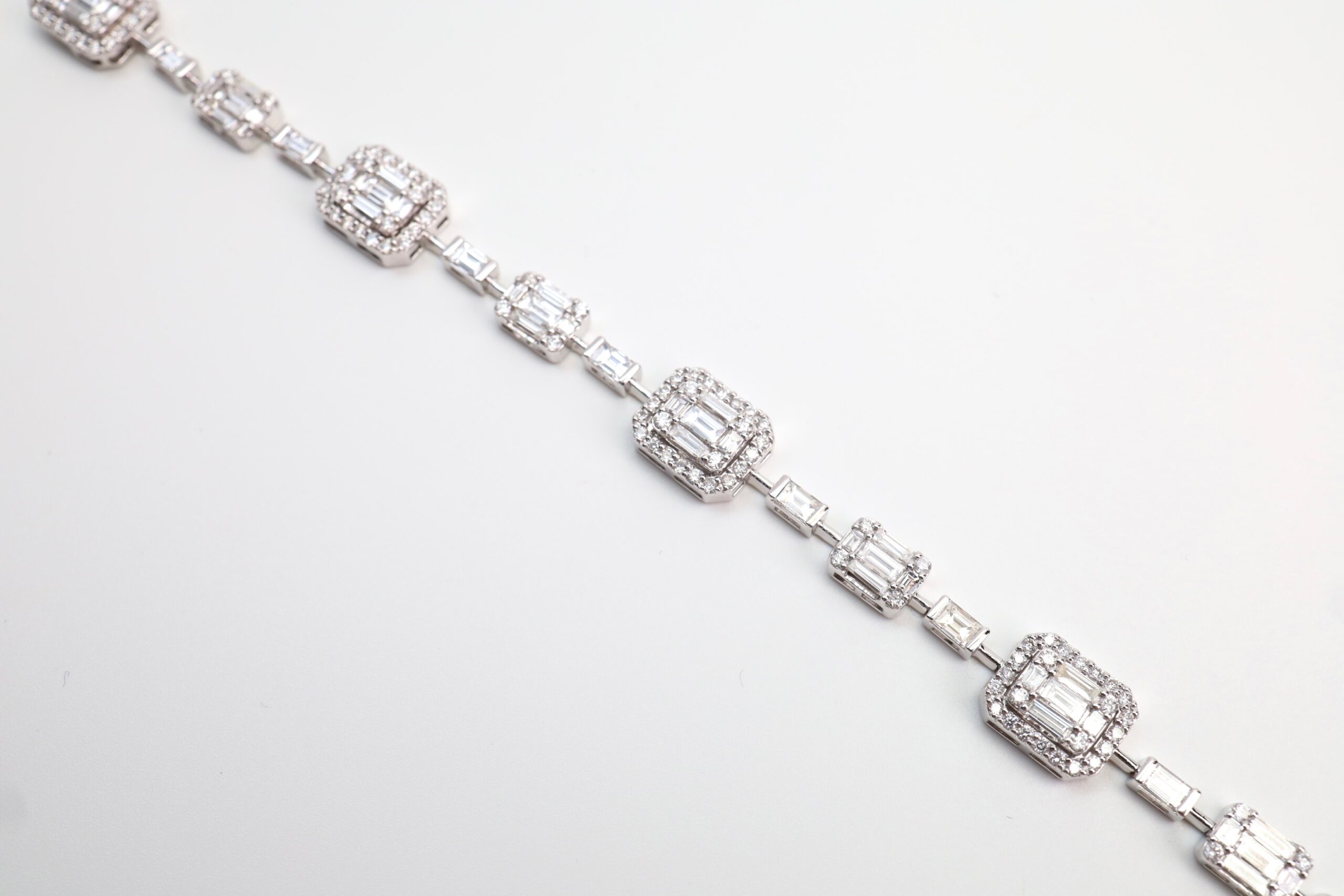 4.55 Carat Diamond Illusion Bracelet in 18K White Gold - Image 8