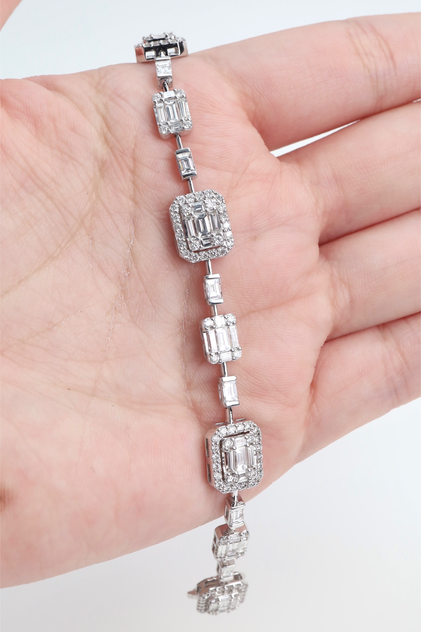 4.55 Carat Diamond Illusion Bracelet in 18K White Gold - Image 12