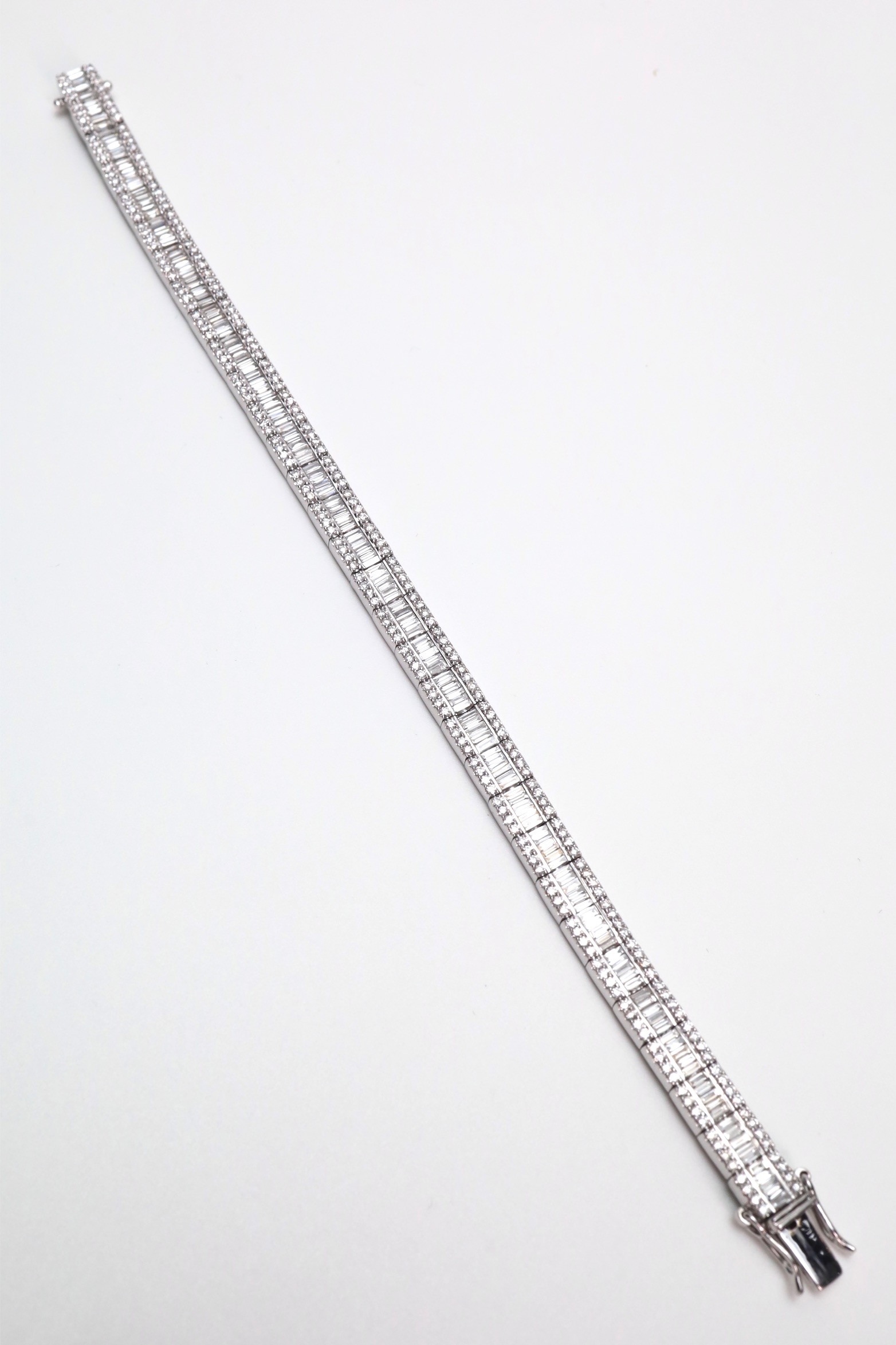 5.73 Carat Diamond Illusion Bracelet in 14K White Gold - Image 5