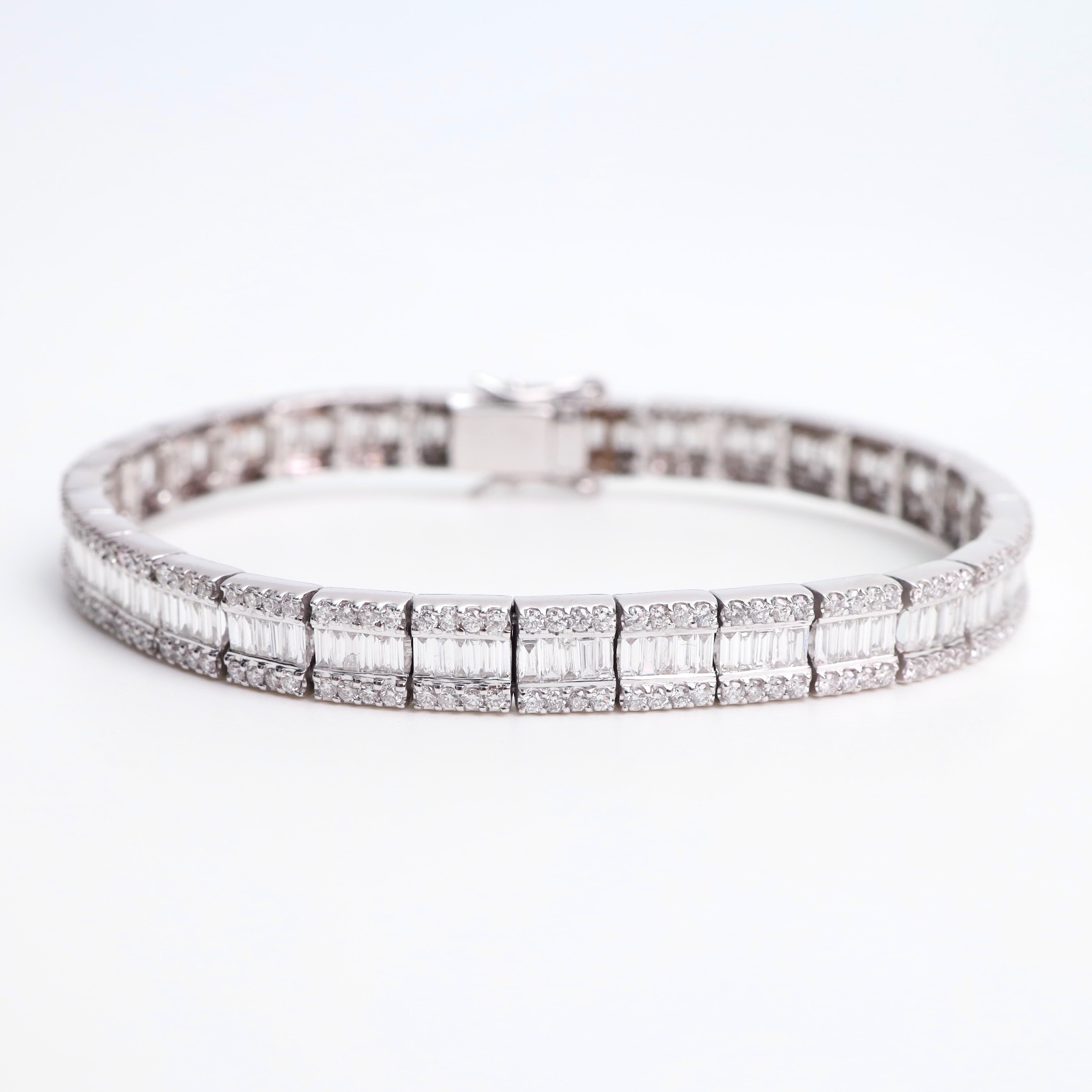 5.73 Carat Diamond Illusion Bracelet in 14K White Gold - Image 9