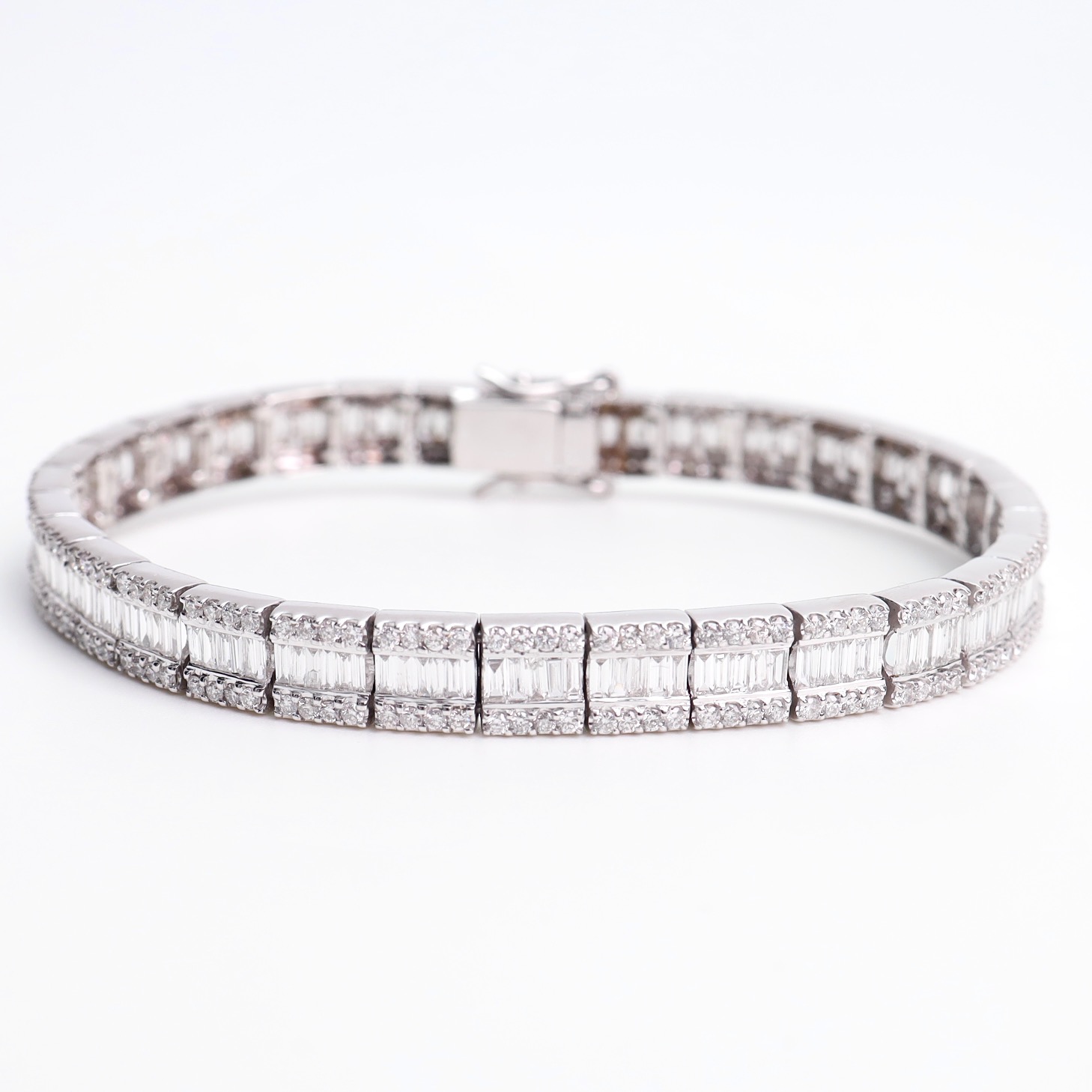 5.73 Carat Diamond Illusion Bracelet in 14K White Gold - Image 10