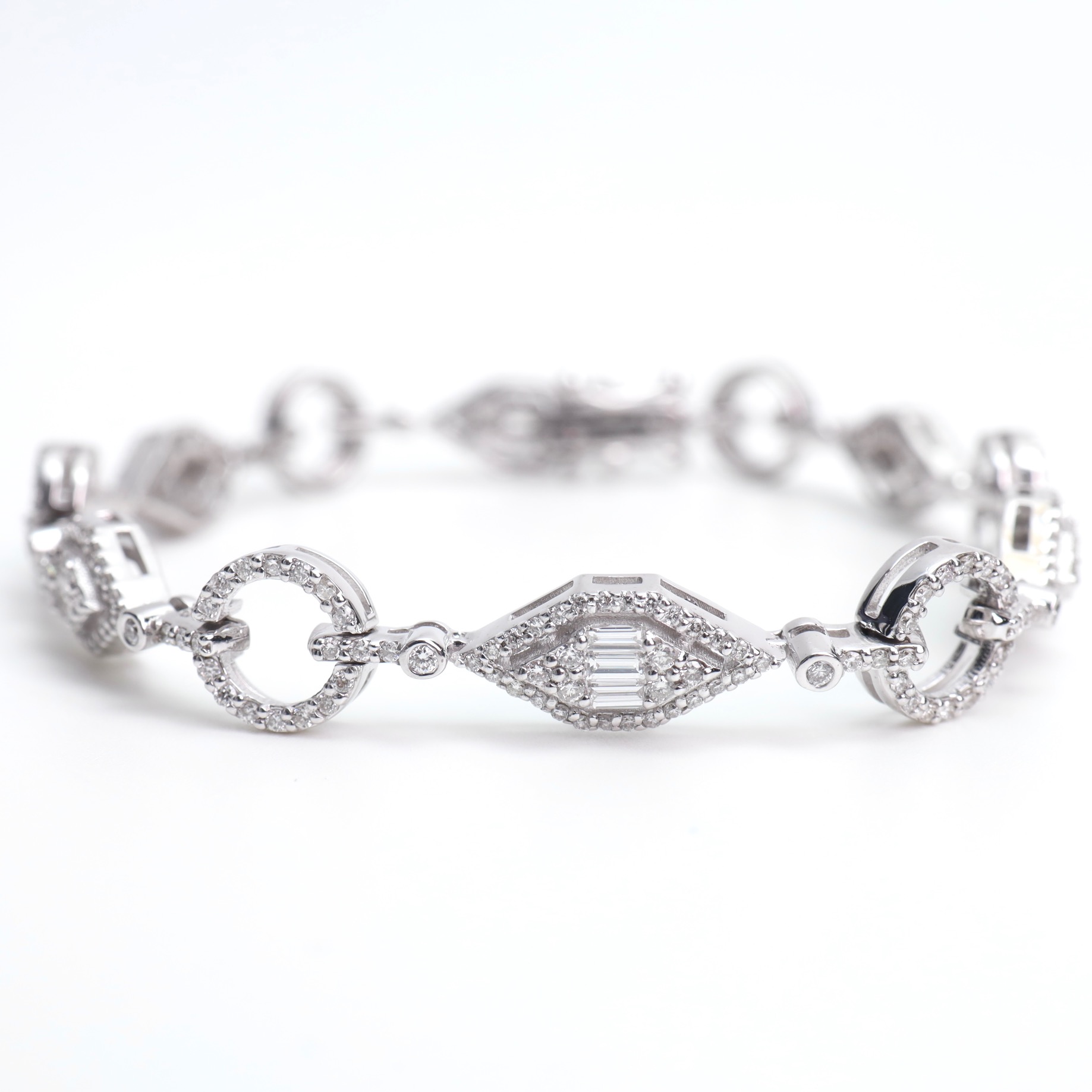 2.45 Carat Diamond Illusion Eternity Bracelet in 18K White Gold - Image 4
