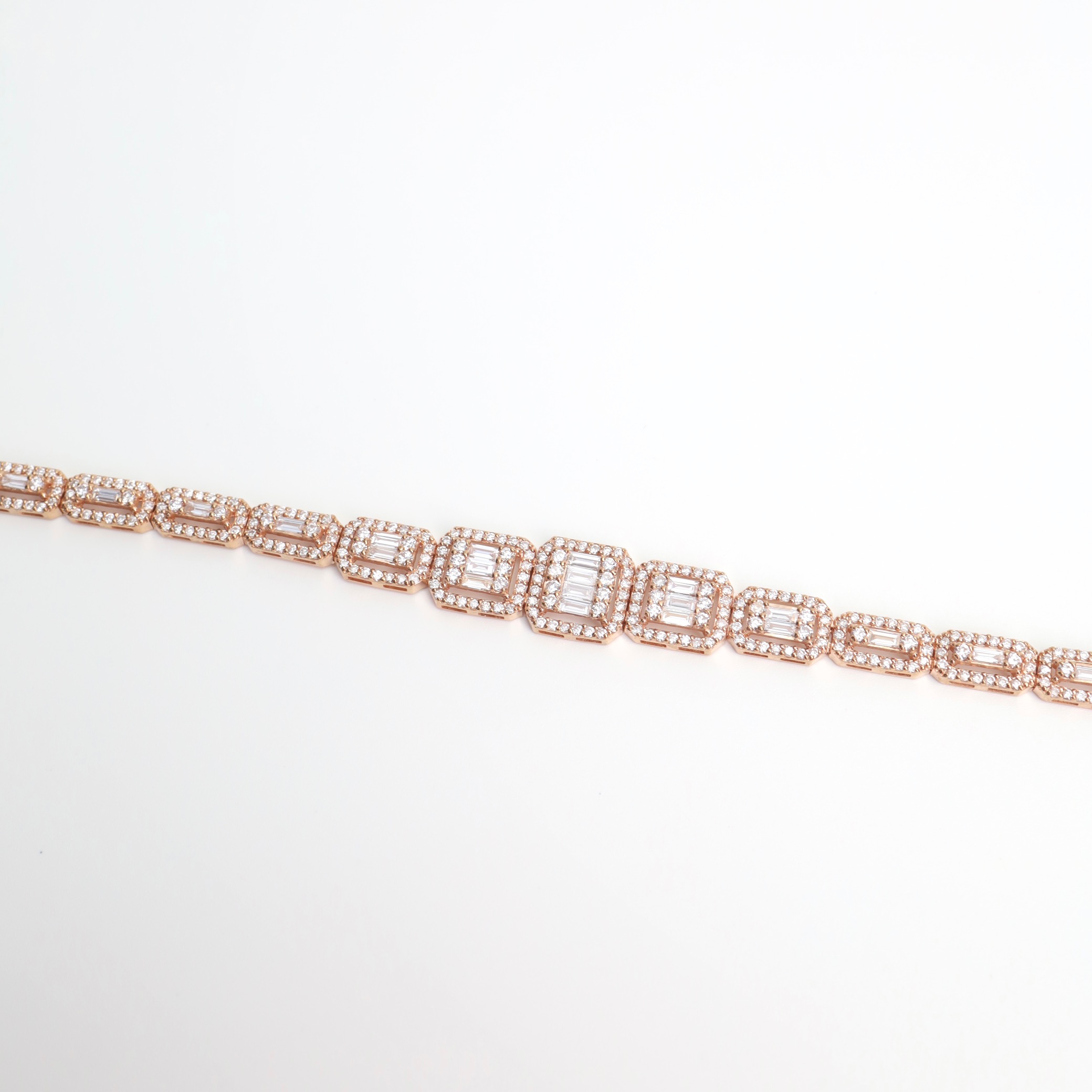 3.93 Carat Round and Baguette Diamond Illusion Bracelet in 18K Rose Gold - Image 9