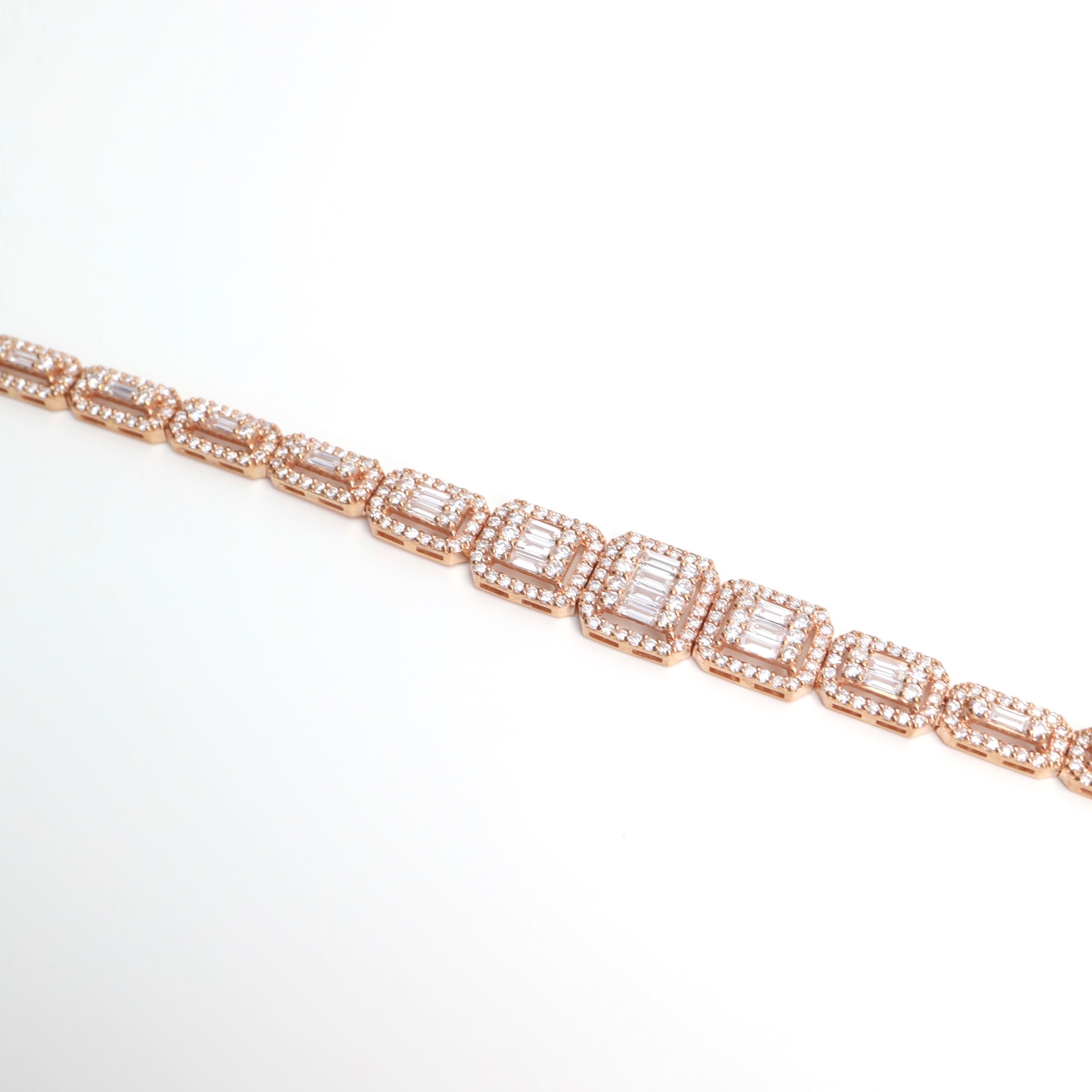 3.93 Carat Round and Baguette Diamond Illusion Bracelet in 18K Rose Gold - Image 10