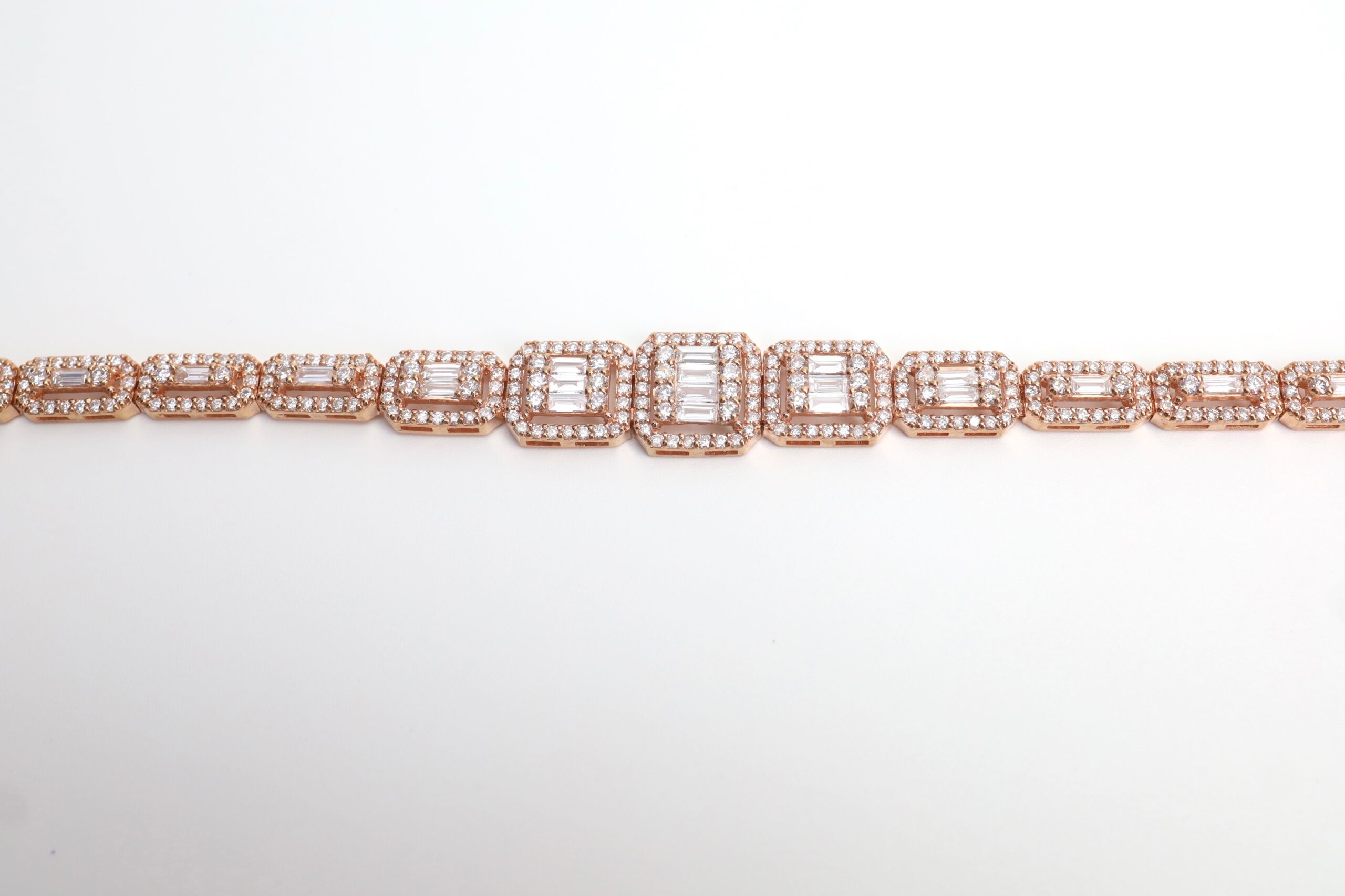 3.93 Carat Round and Baguette Diamond Illusion Bracelet in 18K Rose Gold - Image 3