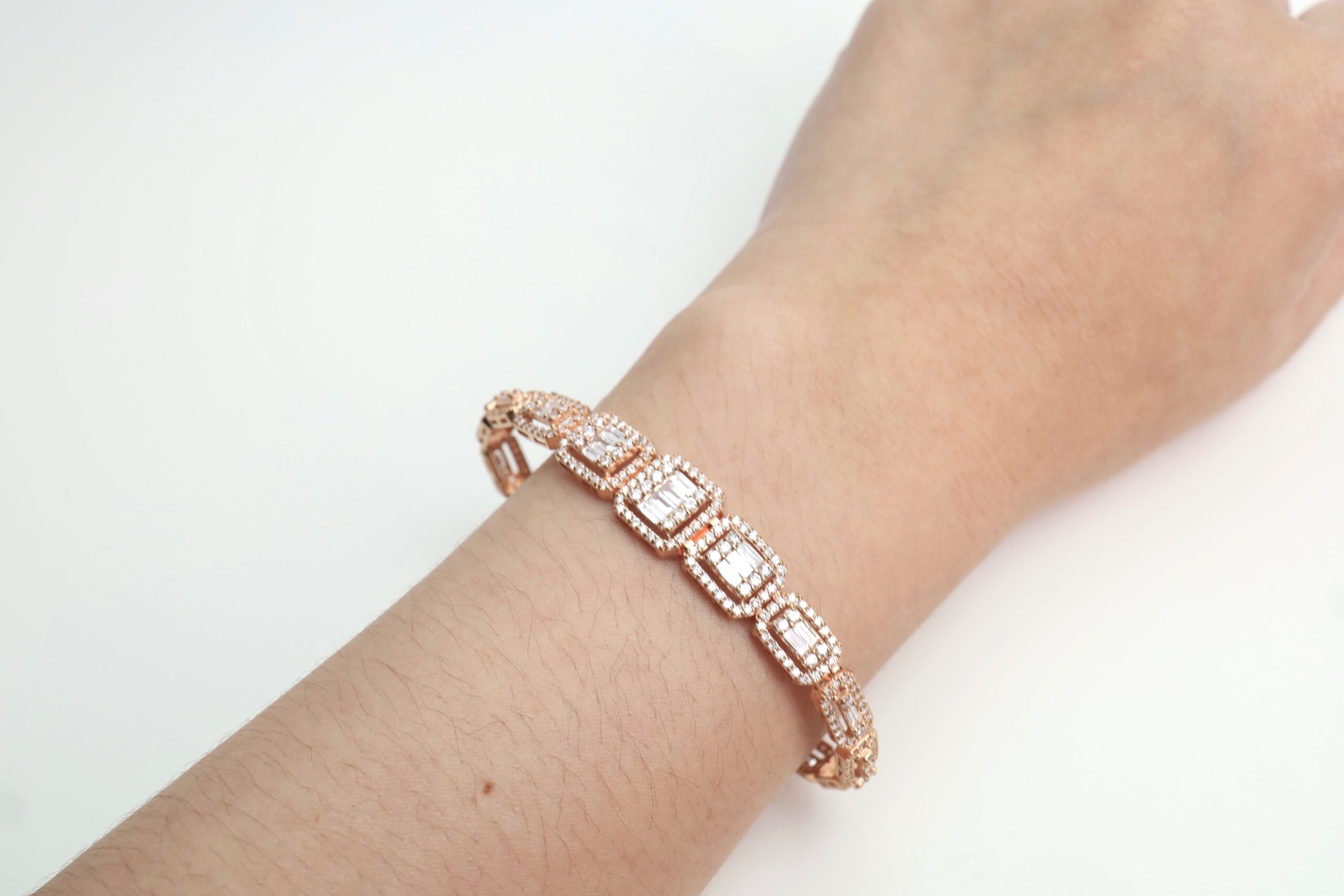 3.93 Carat Round and Baguette Diamond Illusion Bracelet in 18K Rose Gold - Image 13